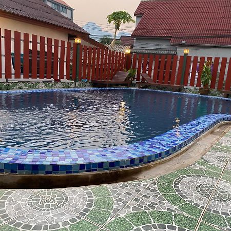 Premier Vang Vieng Hotel מראה חיצוני תמונה