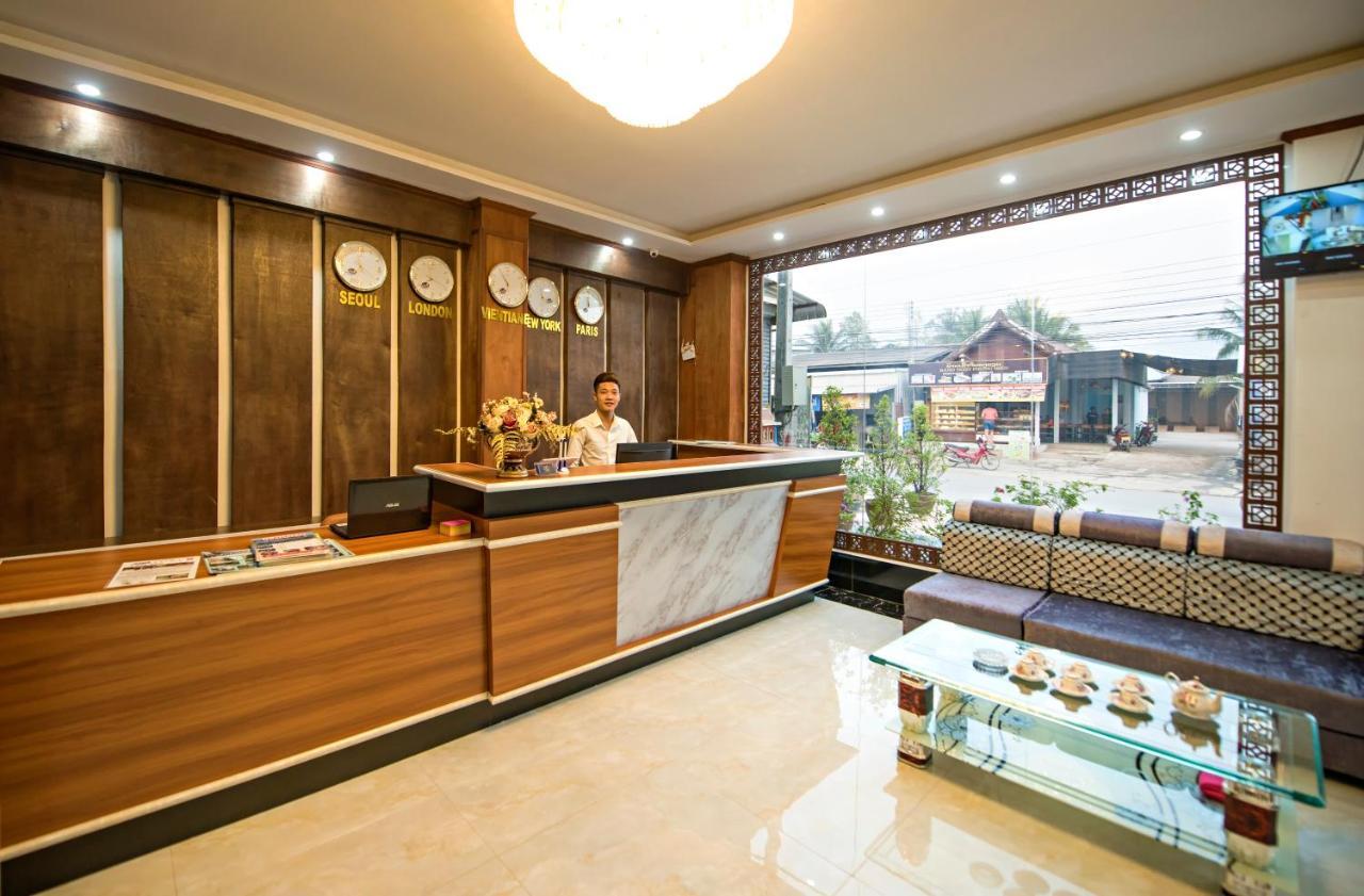 Premier Vang Vieng Hotel מראה חיצוני תמונה