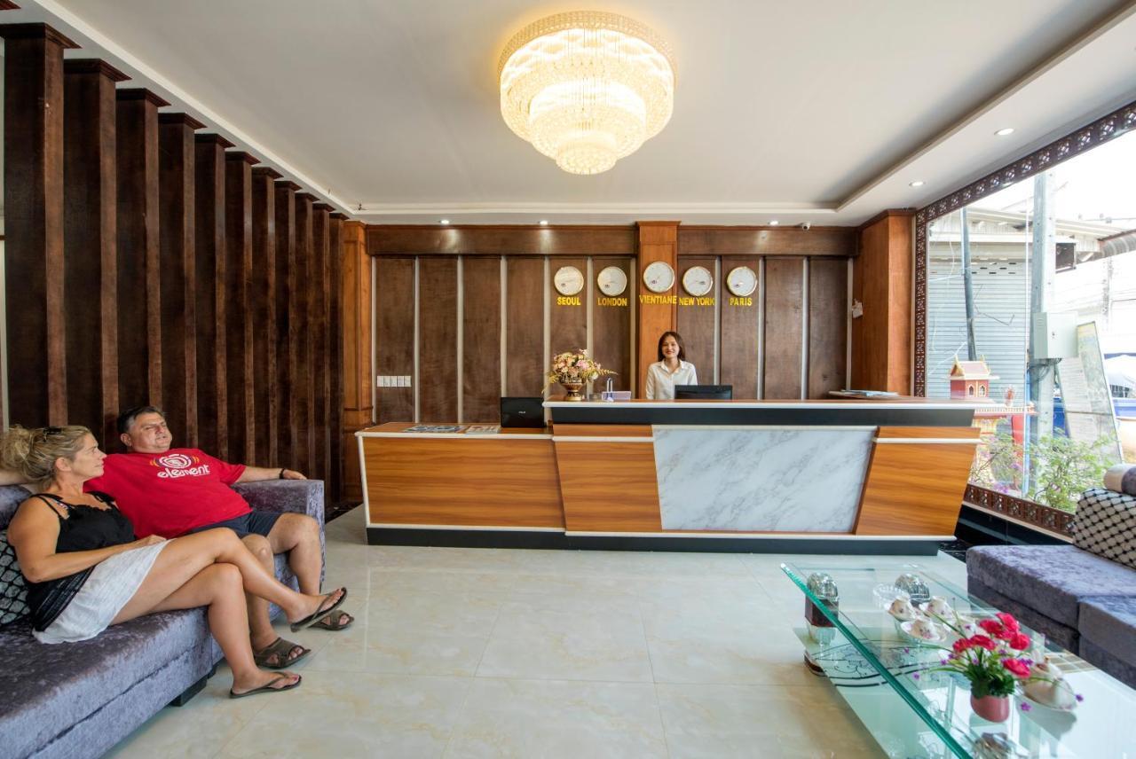 Premier Vang Vieng Hotel מראה חיצוני תמונה